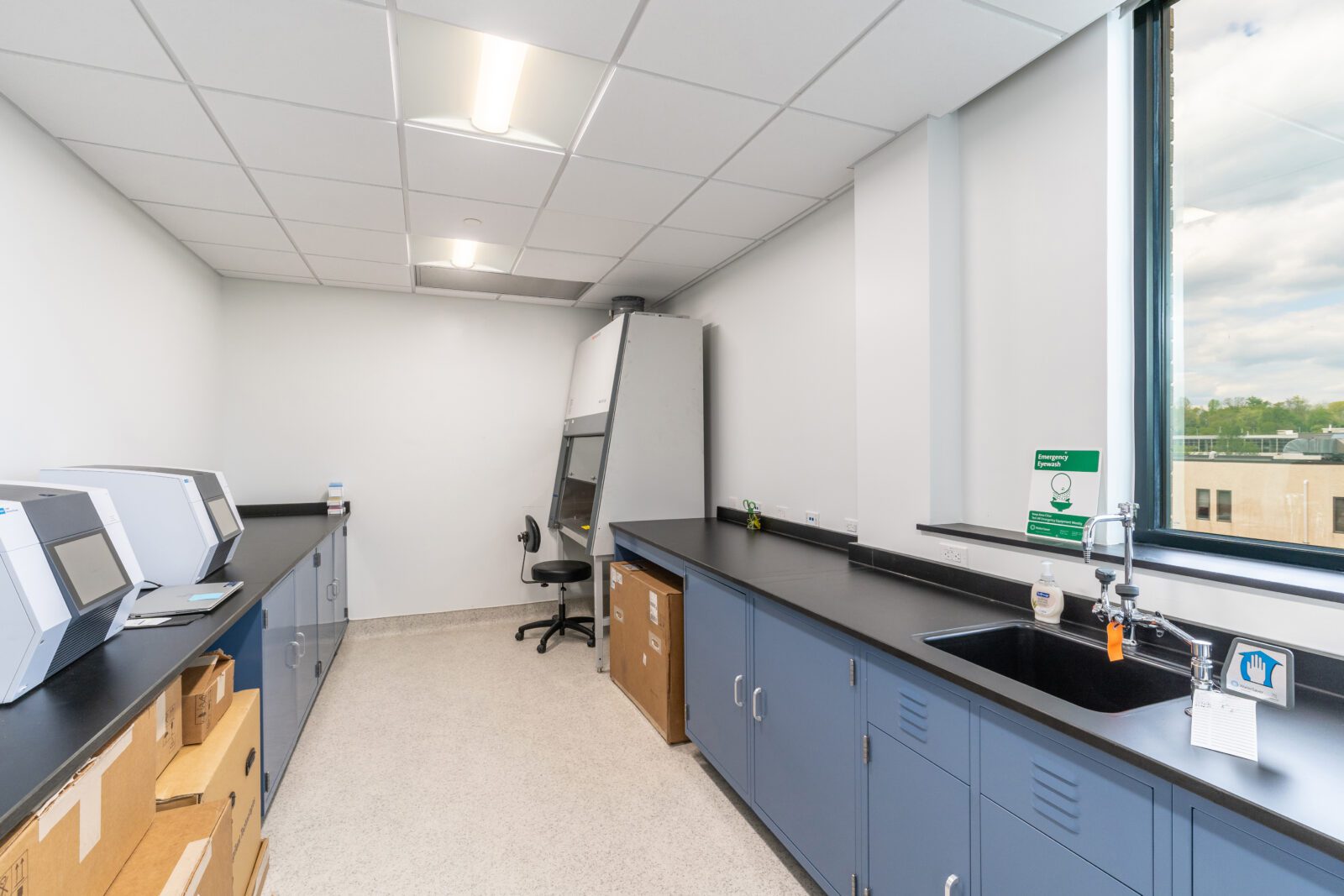 GeneOne Life Science Lab & Office - D&R
